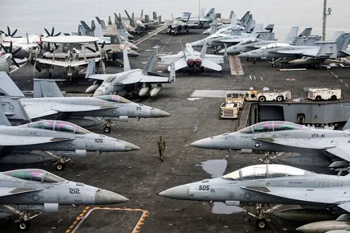 Aircraft Carrier USS Abraham Lincoln - Fighter Jets On Board