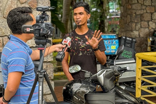 Mechanic Minyak Hitam Jalanan - Interview