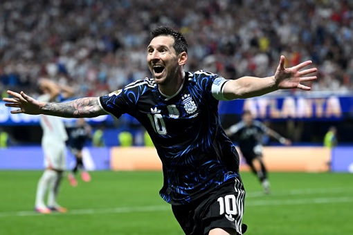 FIFA World Cup 2026 - Lionel Messi Reacts After Martínez Goal Against England