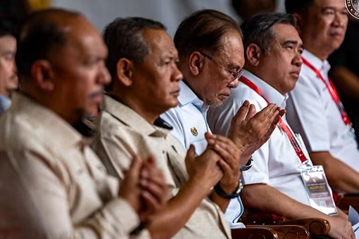 Negeri Sembilan Election - Pakatan Harapan Lost - Anwar Ibrahim and Anthony Loke Dejected